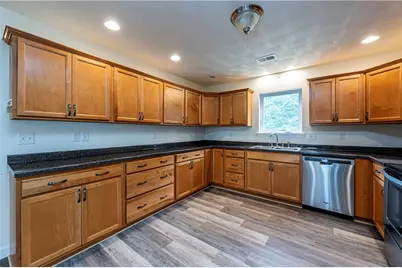 515 Sunview Cir, Derry Township, PA 15650 - Photo 8