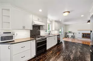 652 Aljo Dr, Pittsburgh, PA 15241 - Photo 8