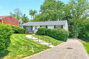 35 Frances Dr, Robinson Twp, PA 15108 - Photo 2