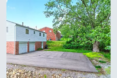 35 Frances Dr, Robinson Twp, PA 15108 - Photo 4