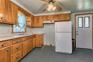 715 Parkview Terrace, Mt Pleasant Boro, PA 15666 - Photo 10