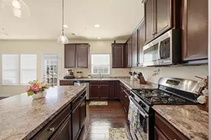 601 Pointe View Dr, Adams Township, PA 16046 - Photo 16
