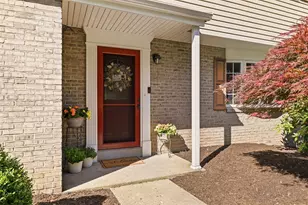 104 Lammert Dr, Pittsburgh, PA 15116 - Photo 6