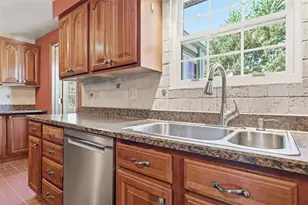 104 Lammert Dr, Pittsburgh, PA 15116 - Photo 16