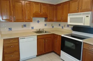 1987 Centurion Dr, Pittsburgh, PA 15221 - Photo 8