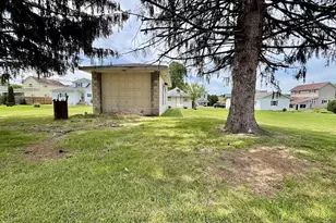 407 Vine St, Connellsville, PA 15425 - Photo 34