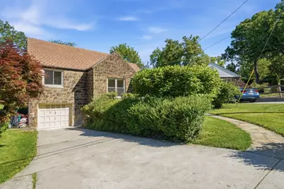 953 William Penn Ct, Pittsburgh, PA 15221 - Photo 2