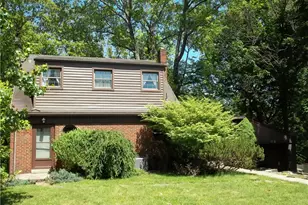 162 Richmond Cir, Ross Twp, PA 15237 - Photo 2