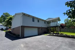 200 Bonita Dr, Hempfield Township, PA 15601 - Photo 4