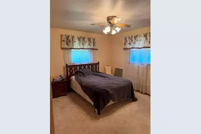 410 Indiana Ave, Farrell, PA 16121 - Photo 10