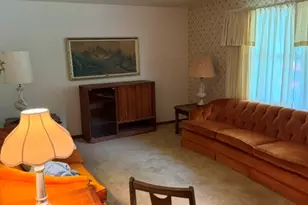 410 Indiana Ave, Farrell, PA 16121 - Photo 4