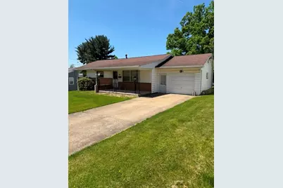 410 Indiana Ave, Farrell, PA 16121 - Photo 1