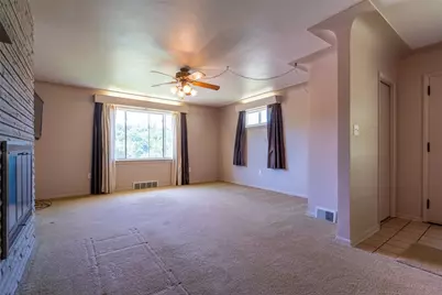 135 Lake Dr, Elizabeth Twp/Boro, PA 15037 - Photo 4
