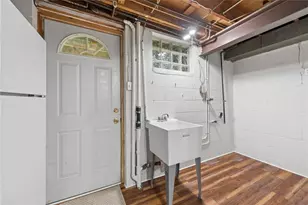 341 E Agnew Ave, Pittsburgh, PA 15210 - Photo 24