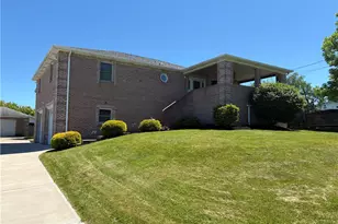 902 Central Dr, New Eagle, PA 15067 - Photo 36