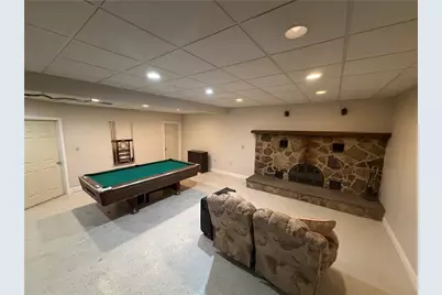902 Central Dr, New Eagle, PA 15067 - Photo 18