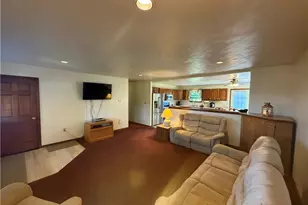 902 Central Dr, New Eagle, PA 15067 - Photo 12