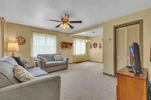 2024 Circle Dr, Hopewell Township, PA 15001 - Photo 6