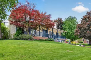 418 Woodcock Dr, Cranberry Township, PA 16066 - Photo 2