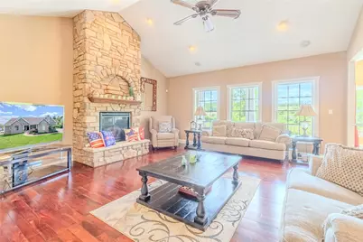 2026 Stone Bridge Ct, Manor, PA 15636 - Photo 8