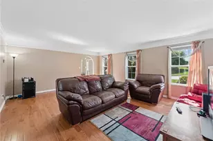 531 Stirrup Dr, Hempfield Township, PA 15601 - Photo 6