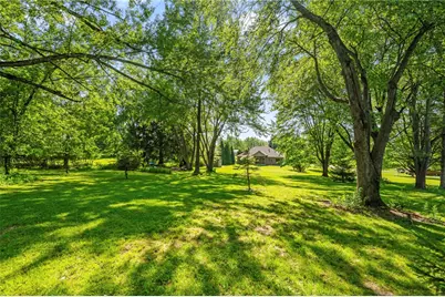 126 Lipinwood Drive, Chippewa Township, PA 15010 - Photo 2