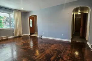 19 Woodrow St, Twp of But NE, PA 16045 - Photo 8