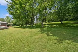 40 Peters Rd, Hempfield Township, PA 15601 - Photo 4