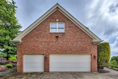 33 Hawthorne Ln, Irwin, PA 15642 - Photo 6