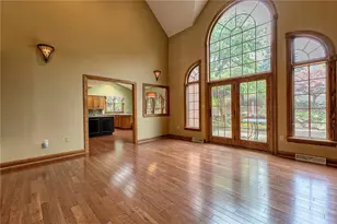 33 Hawthorne Ln, Irwin, PA 15642 - Photo 26