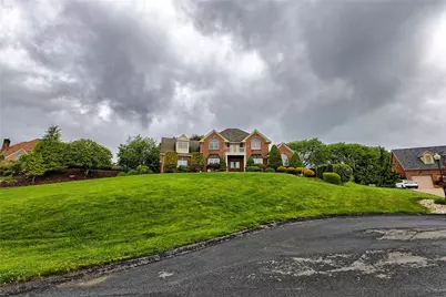 33 Hawthorne Ln, Irwin, PA 15642 - Photo 2
