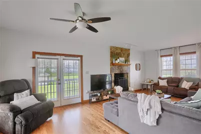 635 Cameron Rd, Hickory Township, PA 16101 - Photo 12