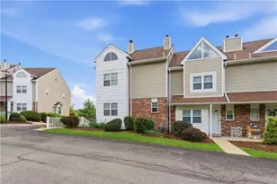 137 Old Village Ln, Bethel Park, PA 15102 - Photo 1