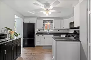 2347 Casswell Dr, Bethel Park, PA 15102 - Photo 10