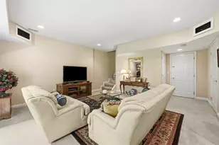 532 E Vanderbilt Dr, Adams Township, PA 16046 - Photo 28
