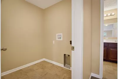 229 W Country Barn Rd, Chartiers, PA 15342 - Photo 38