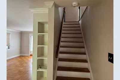 633 Crystal Dr, Pittsburgh, PA 15228 - Photo 14