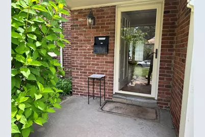 633 Crystal Dr, Pittsburgh, PA 15228 - Photo 2