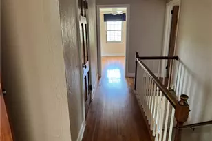 633 Crystal Dr, Pittsburgh, PA 15228 - Photo 16