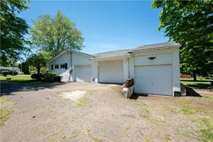 126 Lapeer Dr, South Beaver Township, PA 15010 - Photo 6
