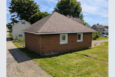 109 S 5th St, Youngwood, PA 15697 - Photo 8