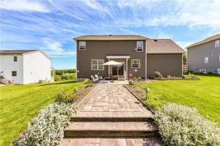 131 Sharon Dr, Unity Township, PA 15676 - Photo 4