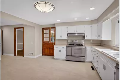 1155 Folkstone Dr, Pittsburgh, PA 15243 - Photo 12