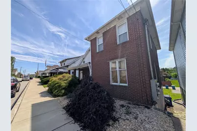 32 S 3rd St, Youngwood, PA 15697 - Photo 6