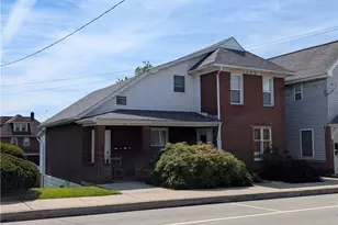32 S 3rd St, Youngwood, PA 15697 - Photo 4