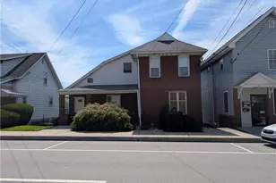 32 S 3rd St, Youngwood, PA 15697 - Photo 2
