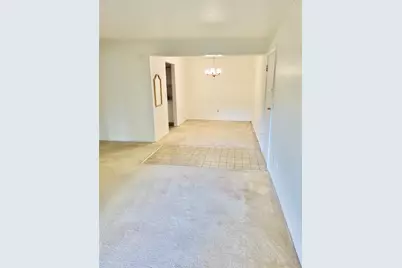 7127 Sanlin Dr, Coraopolis, PA 15108 - Photo 2
