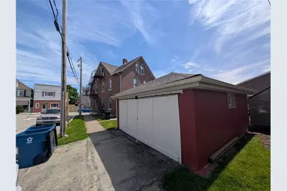 105 Depot St, Youngwood, PA 15697 - Photo 8
