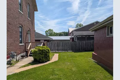 105 Depot St, Youngwood, PA 15697 - Photo 10