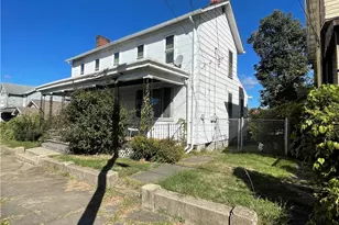 49 Walnut St, Uniontown, PA 15401 - Photo 2